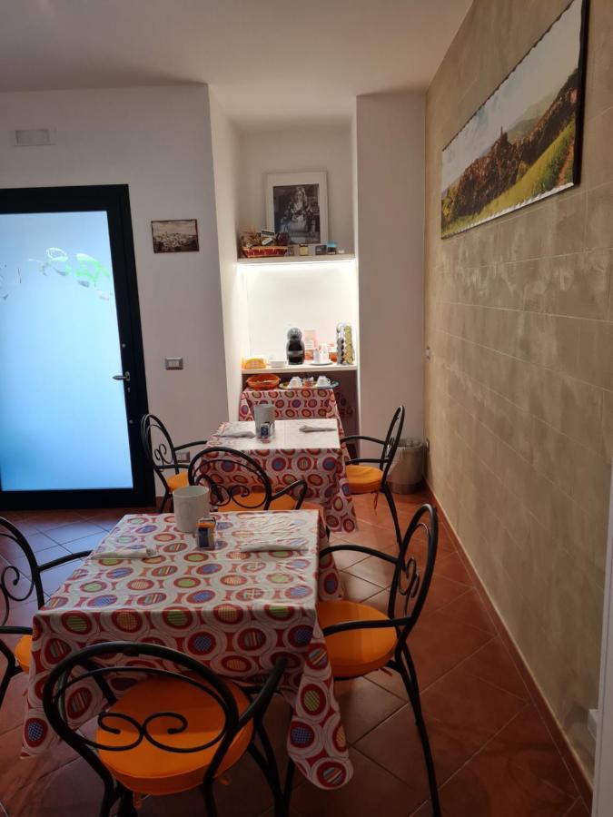 לינה וארוחת בוקר Grottole Il Nido Delle Rondini מראה חיצוני תמונה
